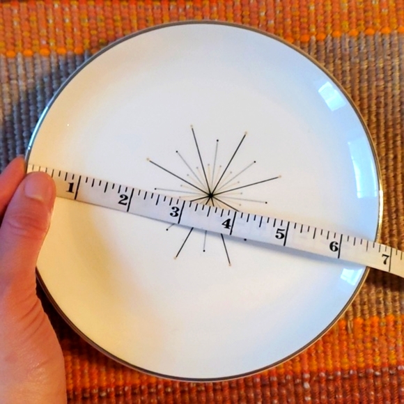 Vintage Set of 4 Homer Laughlin Modern star plates - Picture 3 of 10